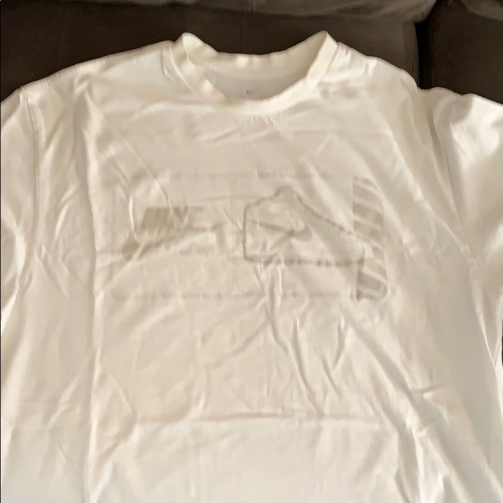 Nike Mens T shirt
